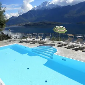 Wonderful Flat With Swimming Pool Lift And Garden Apartment